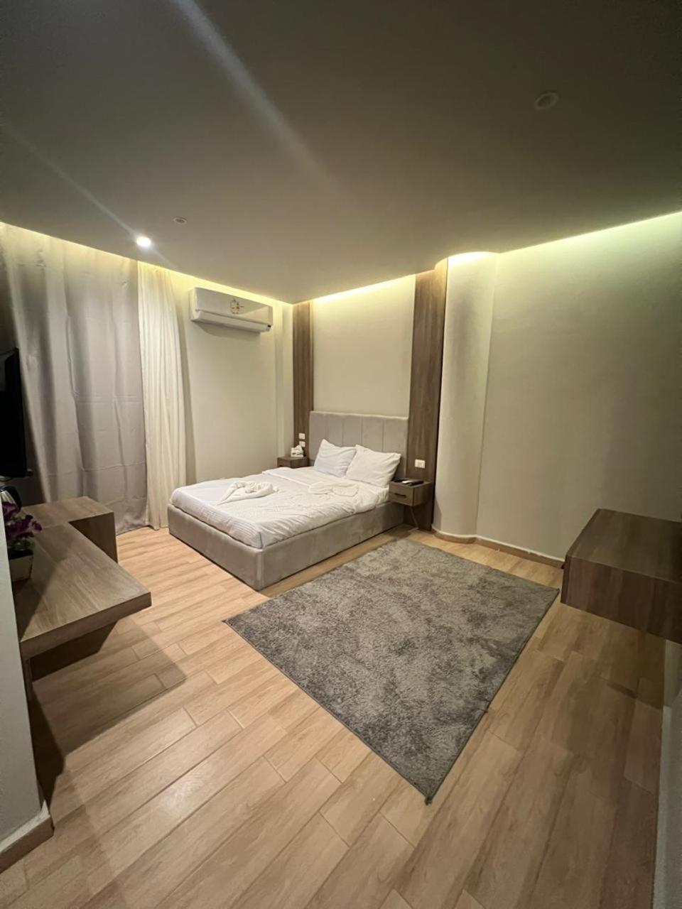 Hotel Pyramids Hills 3*