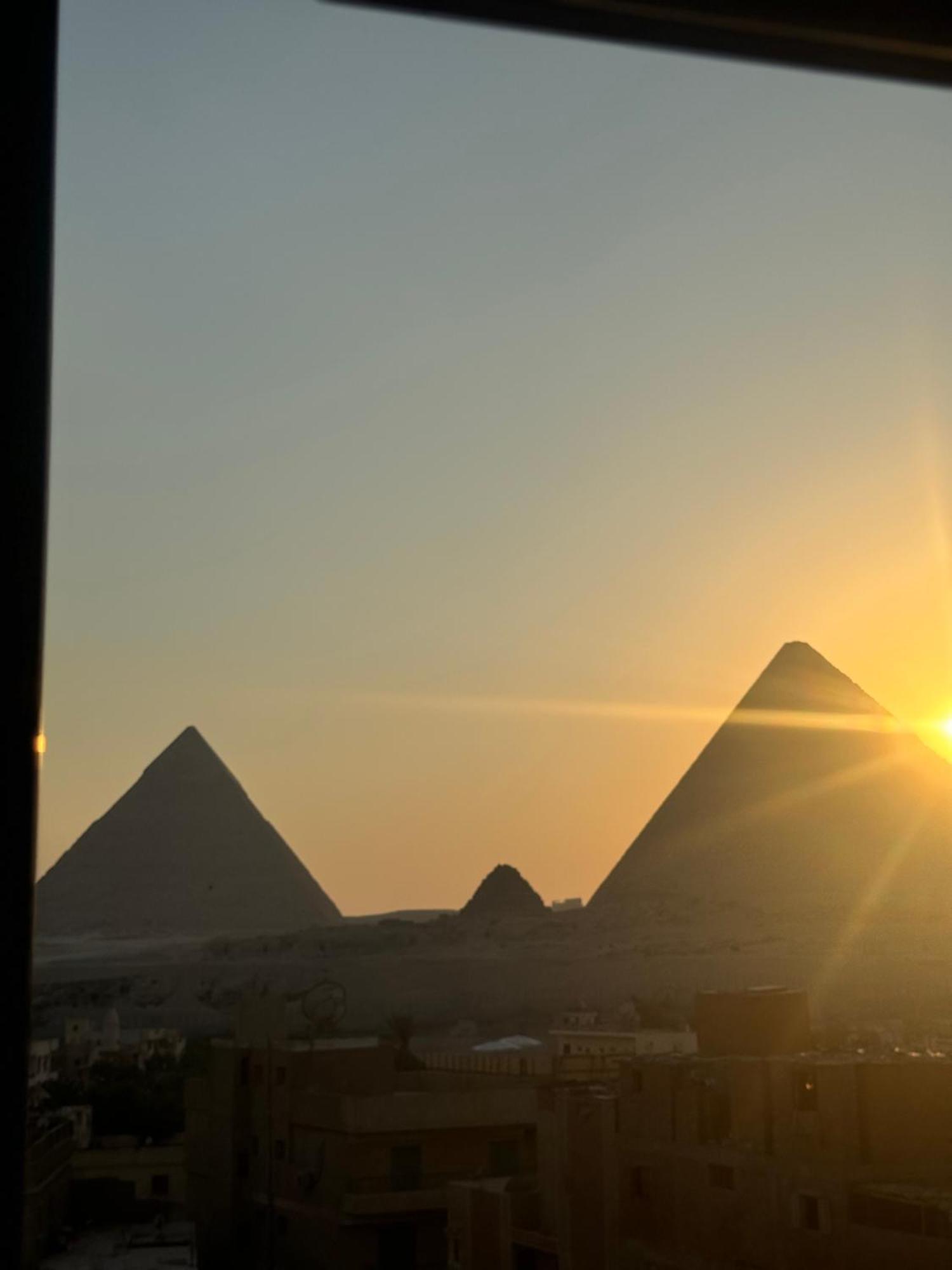 Hotel Pyramids Hills 3*